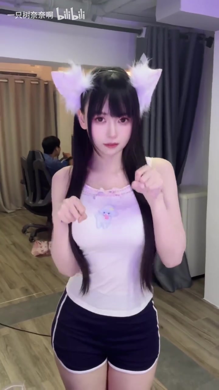 树奈奈更新视频：都想看小伞穿女装？给他选这套怎么样？